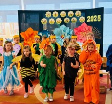 Powiększ zdjęcie „Marzanno, Marzanno Ty słomiana panno! Weź śniegi i lody i wynoś się do wody!”