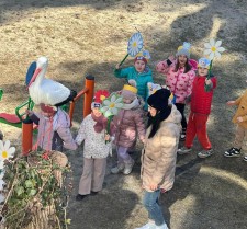 Powiększ zdjęcie „Marzanno, Marzanno Ty słomiana panno! Weź śniegi i lody i wynoś się do wody!”