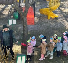 Powiększ zdjęcie „Marzanno, Marzanno Ty słomiana panno! Weź śniegi i lody i wynoś się do wody!”